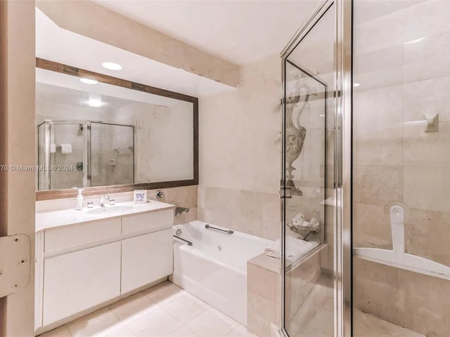 888 NE Brickell Key Dr # 2110, Miami FL 33131