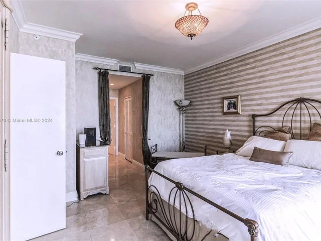 888 NE Brickell Key Dr # 2110, Miami FL 33131