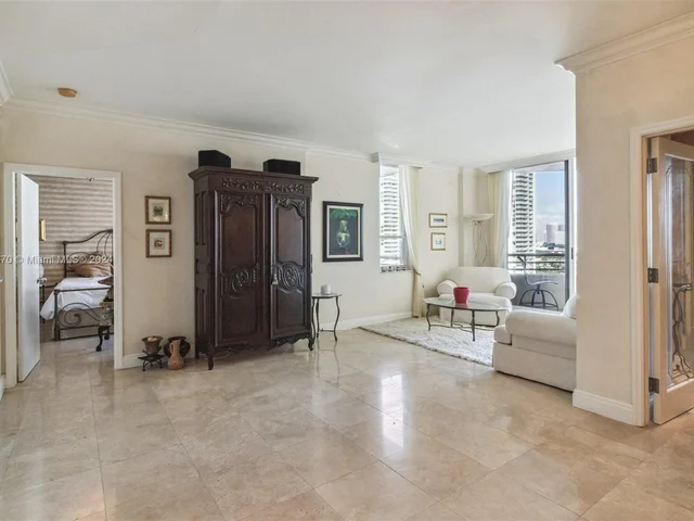 888 NE Brickell Key Dr # 2110, Miami FL 33131