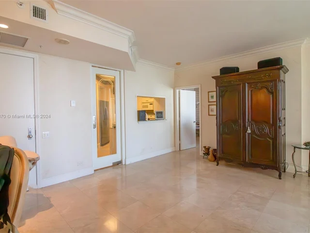 888 NE Brickell Key Dr # 2110, Miami FL 33131