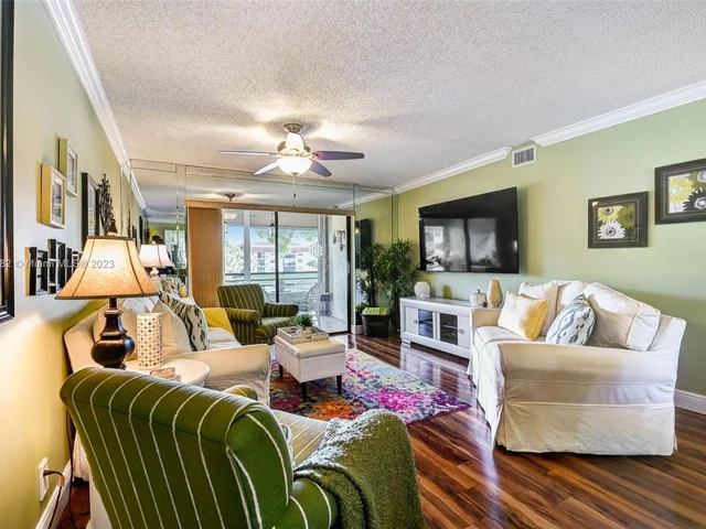 6080 N Sabal Palm Blvd # 203, Tamarac FL 33319