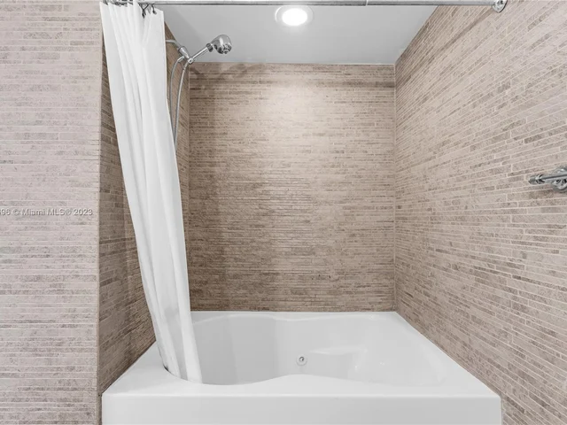 50 Biscayne Blvd # 705, Miami FL 33132