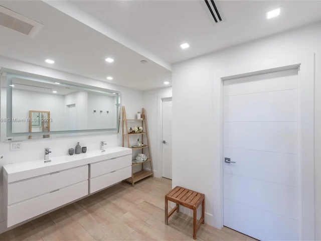 151 Crandon Blvd # 534, Key Biscayne FL 33149