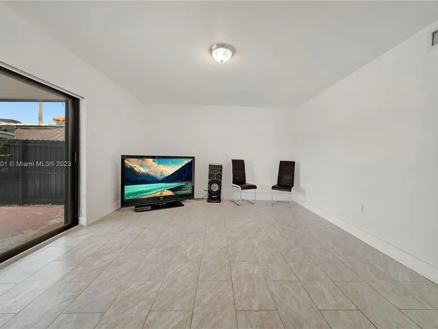 5770 SW 156th Ct, Miami FL 33193