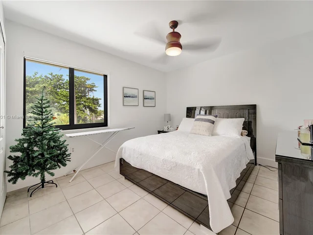 5770 SW 156th Ct, Miami FL 33193