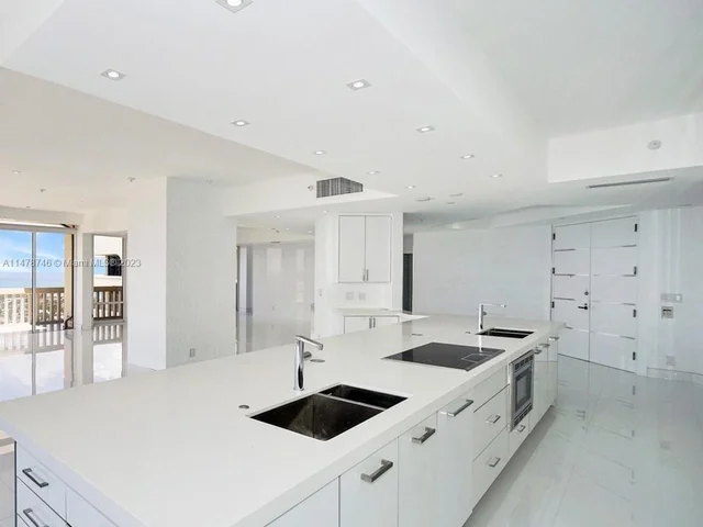 19707 Turnberry Way # 2, Aventura FL 33180