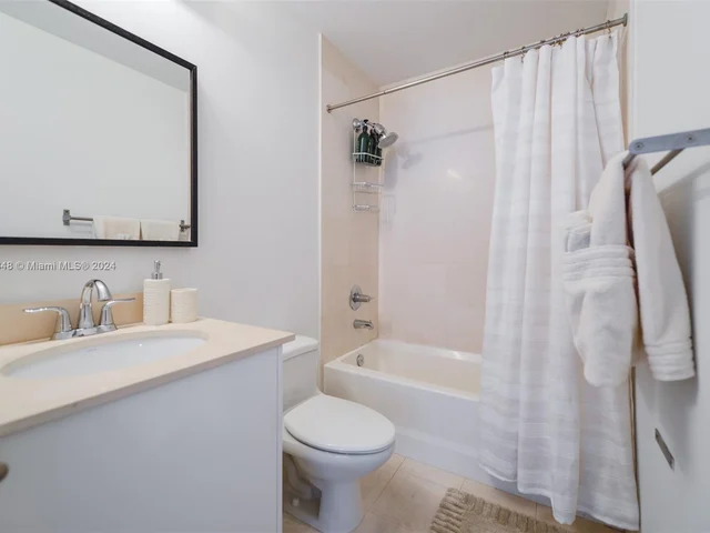 60 SW 13th St # 3814, Miami FL 33130