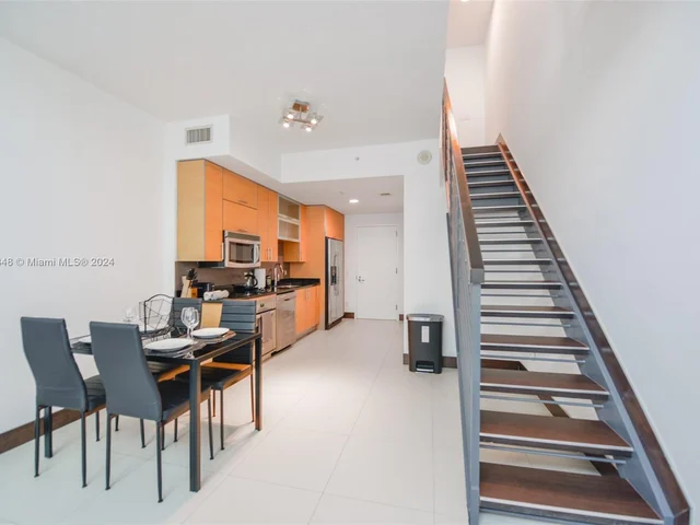 60 SW 13th St # 3814, Miami FL 33130