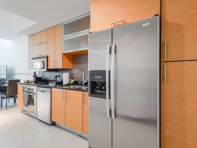 60 SW 13th St # 3814, Miami FL 33130