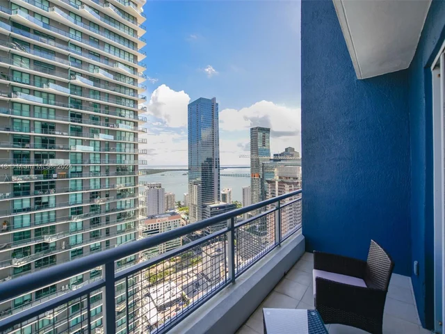 60 SW 13th St # 3814, Miami FL 33130