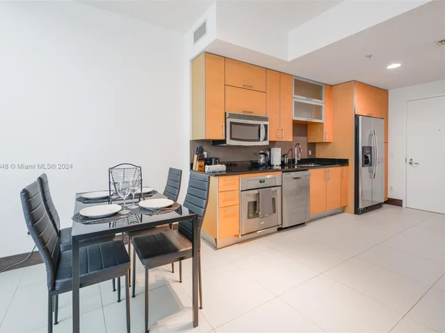 60 SW 13th St # 3814, Miami FL 33130