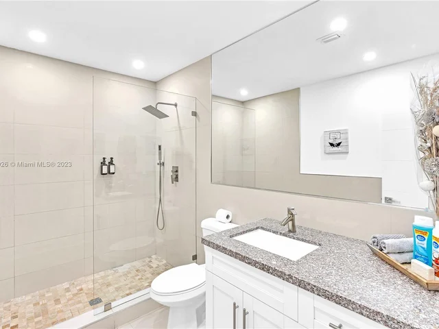 3370 N 36th Pl # 1, Hollywood FL 33021