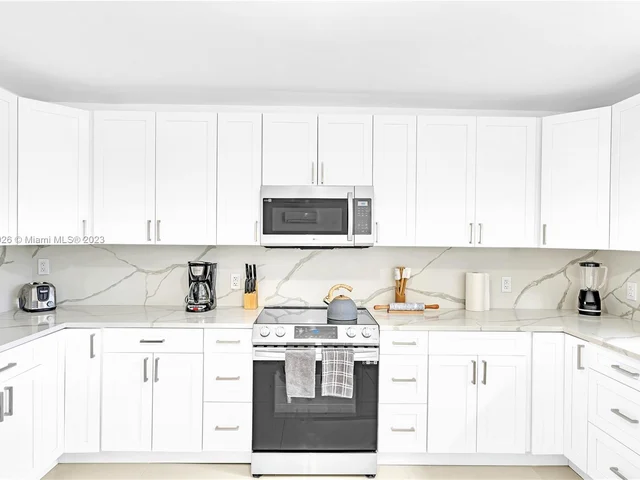 3370 N 36th Pl # 1, Hollywood FL 33021