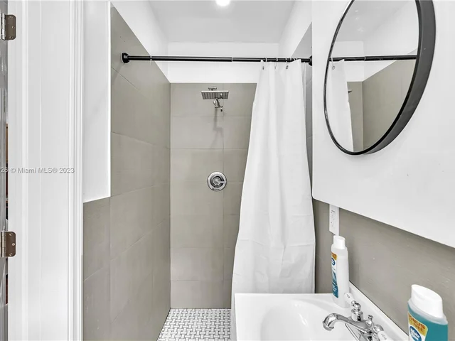 3370 N 36th Pl # 1, Hollywood FL 33021