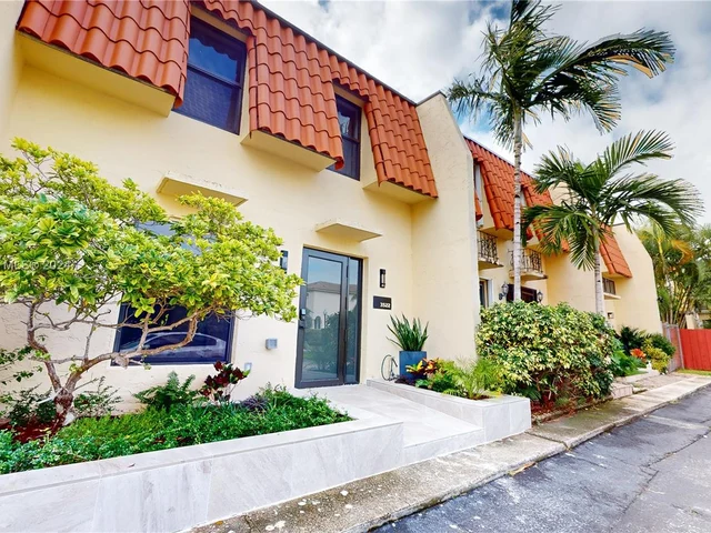 3522 NE 167th St # 7, North Miami Beach FL 33160