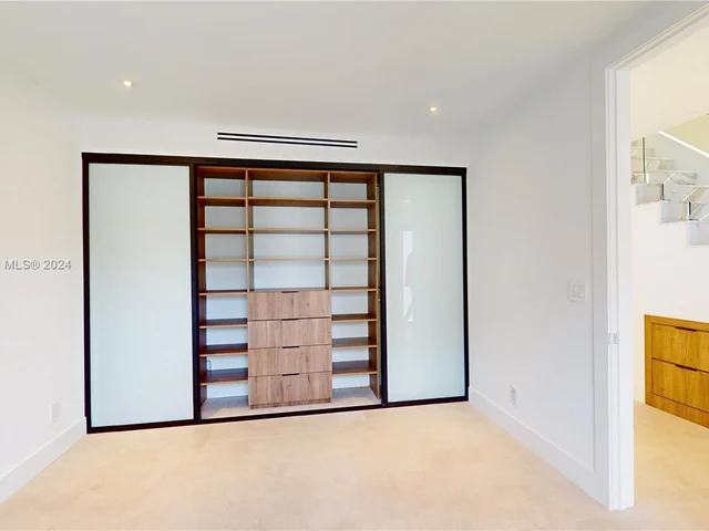 3522 NE 167th St # 7, North Miami Beach FL 33160