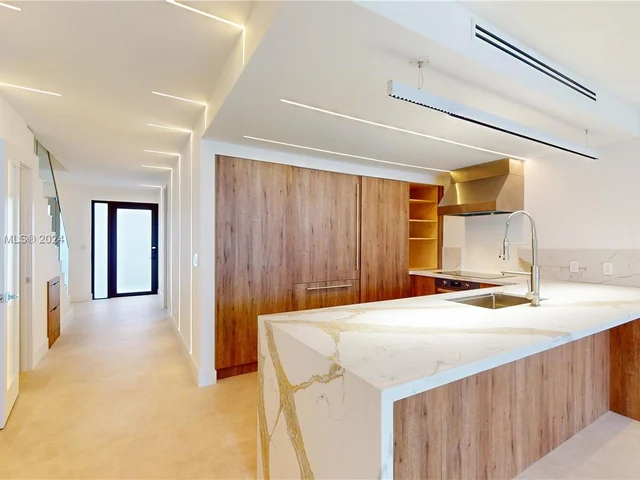 3522 NE 167th St # 7, North Miami Beach FL 33160