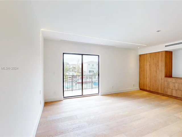 3522 NE 167th St # 7, North Miami Beach FL 33160