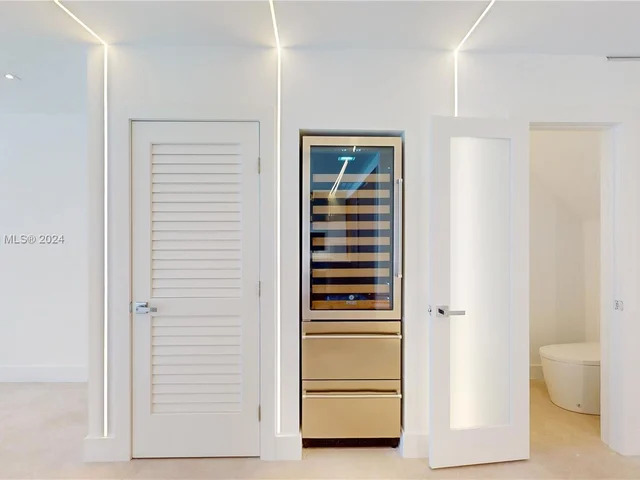 3522 NE 167th St # 7, North Miami Beach FL 33160