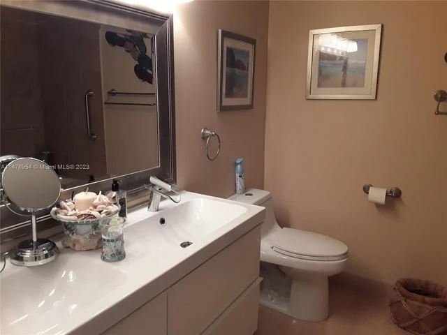 2049 S Ocean Dr # 1408, Hallandale Beach FL 33009