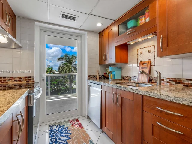 2841 N Ocean Blvd # 405, Fort Lauderdale FL 33308