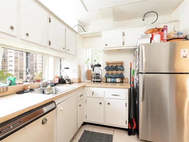 17011 N Bay Rd # 419, Sunny Isles Beach FL 33160