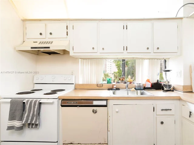 17011 N Bay Rd # 419, Sunny Isles Beach FL 33160