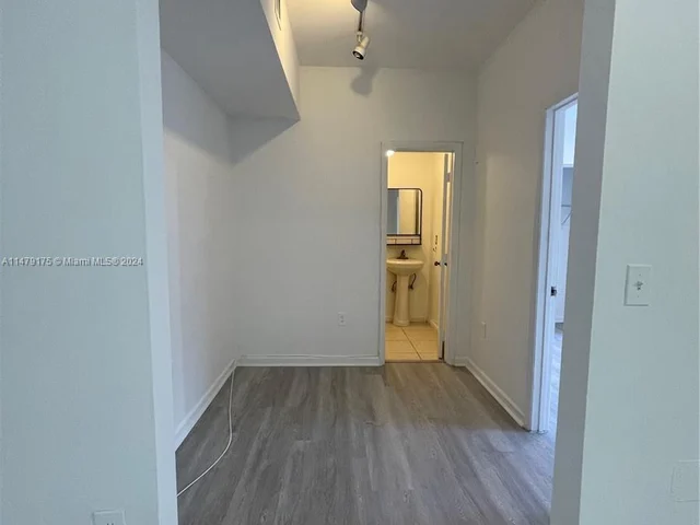 576 NE 63rd St # 3, Miami FL 33138