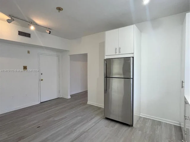 576 NE 63rd St # 3, Miami FL 33138