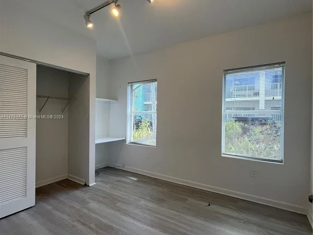 576 NE 63rd St # 3, Miami FL 33138