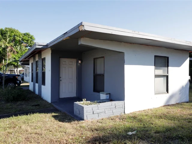 122 SW 24th Ave, Fort Lauderdale FL 33312