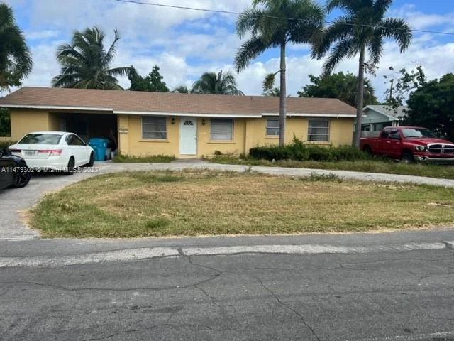 143 SE 27th Way, Boynton Beach FL 33435