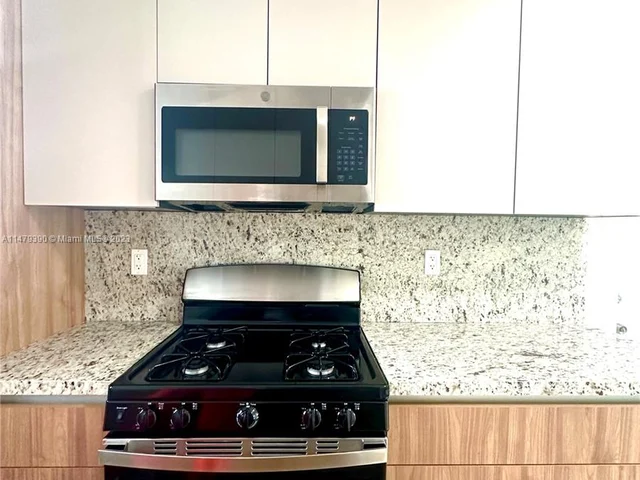 660 Lenox Ave # 2, Miami Beach FL 33139