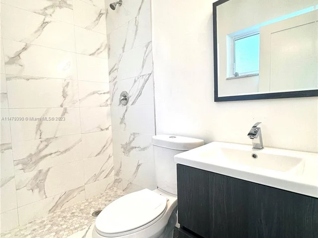 660 Lenox Ave # 2, Miami Beach FL 33139