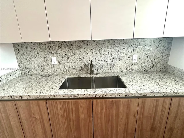 660 Lenox Ave # 2, Miami Beach FL 33139