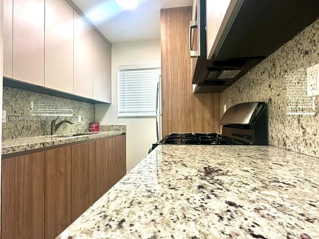 660 Lenox Ave # 2, Miami Beach FL 33139