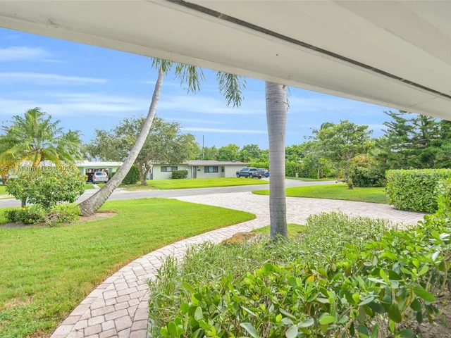 2349 NE 8th Court, Pompano Beach FL 33062