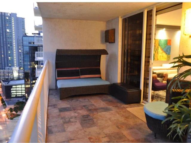 1200 Brickell Bay Dr # 2217, Miami FL 33131