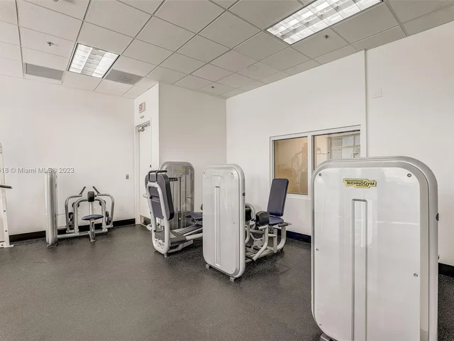 1200 Brickell Bay Dr # 2217, Miami FL 33131