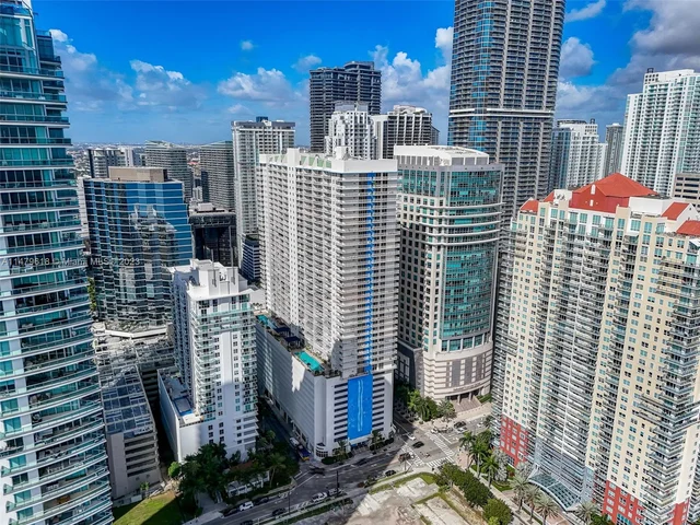 1200 Brickell Bay Dr # 2217, Miami FL 33131