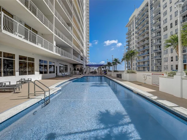 1200 Brickell Bay Dr # 2217, Miami FL 33131