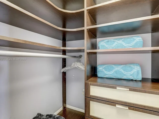 1200 Brickell Bay Dr # 2217, Miami FL 33131