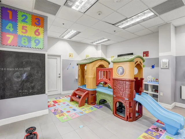 1200 Brickell Bay Dr # 2217, Miami FL 33131