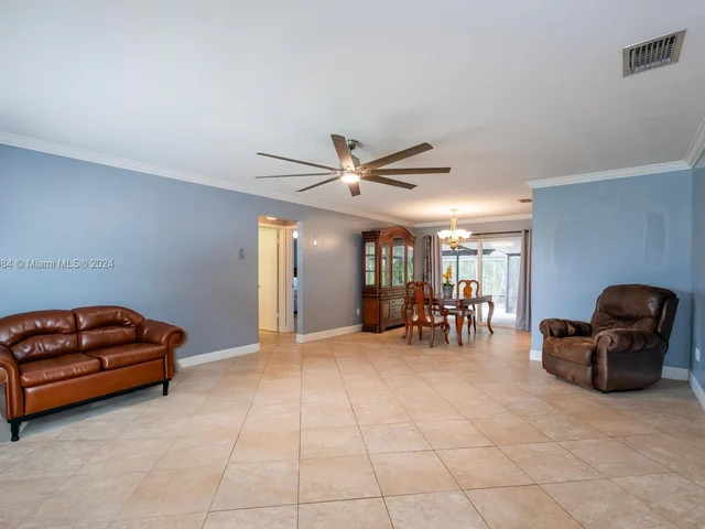 1279 N Fieldlark Ln, Homestead FL 33035