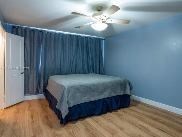 1279 N Fieldlark Ln, Homestead FL 33035