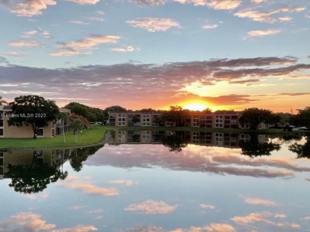 6323 Coral Lake Dr # 211, Margate FL 33063