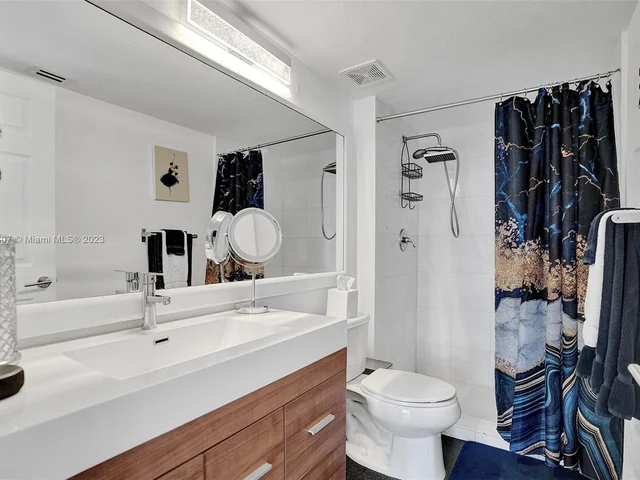 3500 Mystic Pointe Dr # 308, Aventura FL 33180