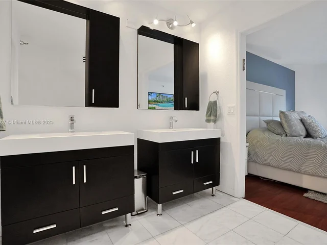 3500 Mystic Pointe Dr # 308, Aventura FL 33180