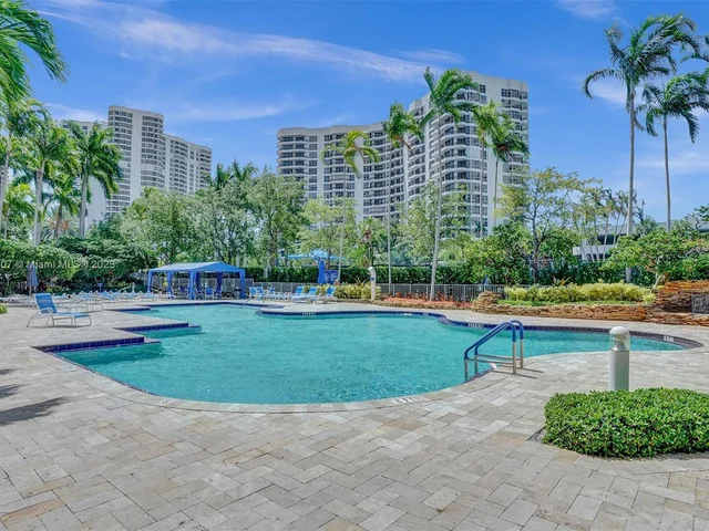 3500 Mystic Pointe Dr # 308, Aventura FL 33180