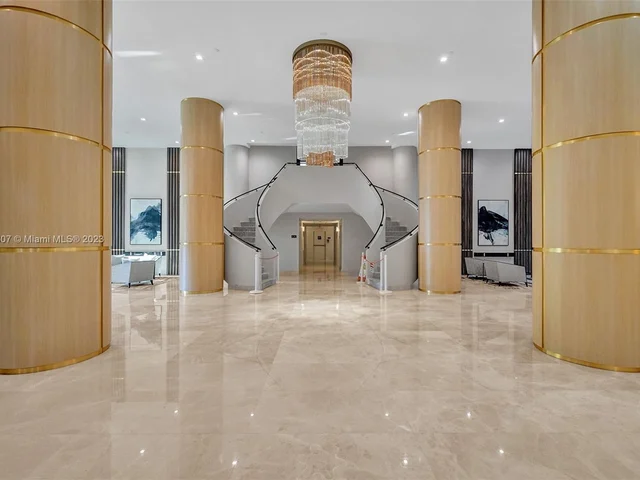 3500 Mystic Pointe Dr # 308, Aventura FL 33180